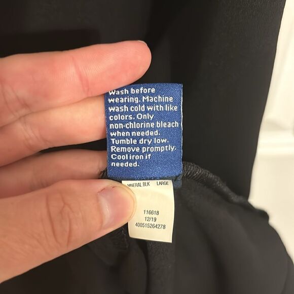 Little Black VNeck Dress with Pockets 💖 - Picture 7 of 7